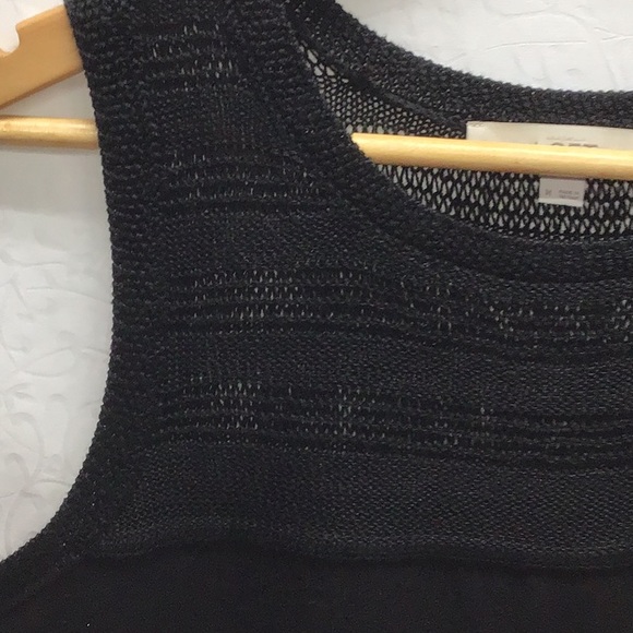 Loft black sleeveless top. Women’s size medium.EUC - Picture 2 of 5